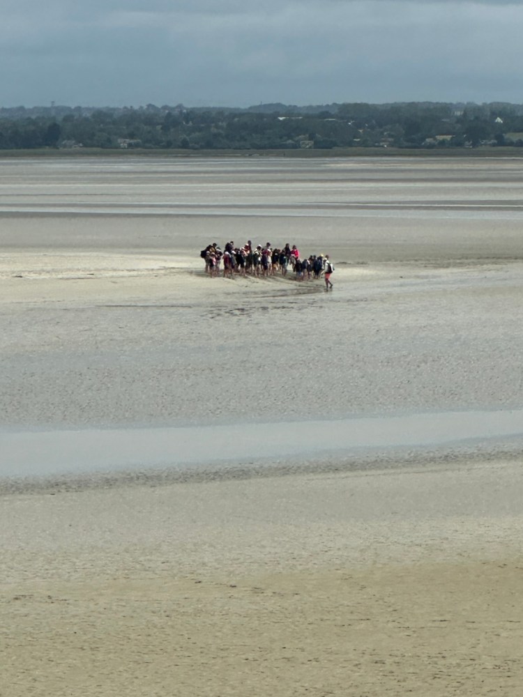 the-magic-of-mont-saint-michel-tides-tourists-and-timeless-wonder