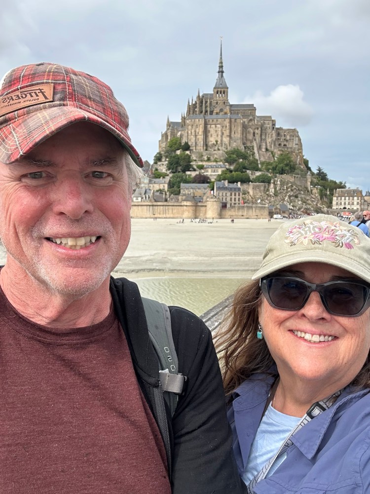 the-magic-of-mont-saint-michel-tides-tourists-and-timeless-wonder